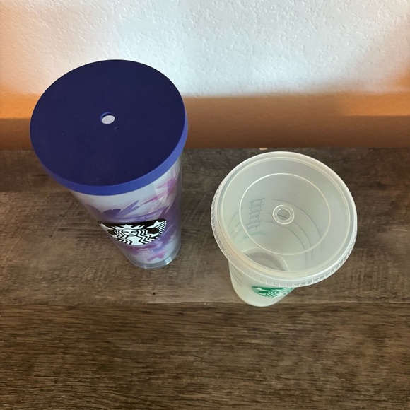 Must bundle Starbucks tumblers - Picture 2 of 2